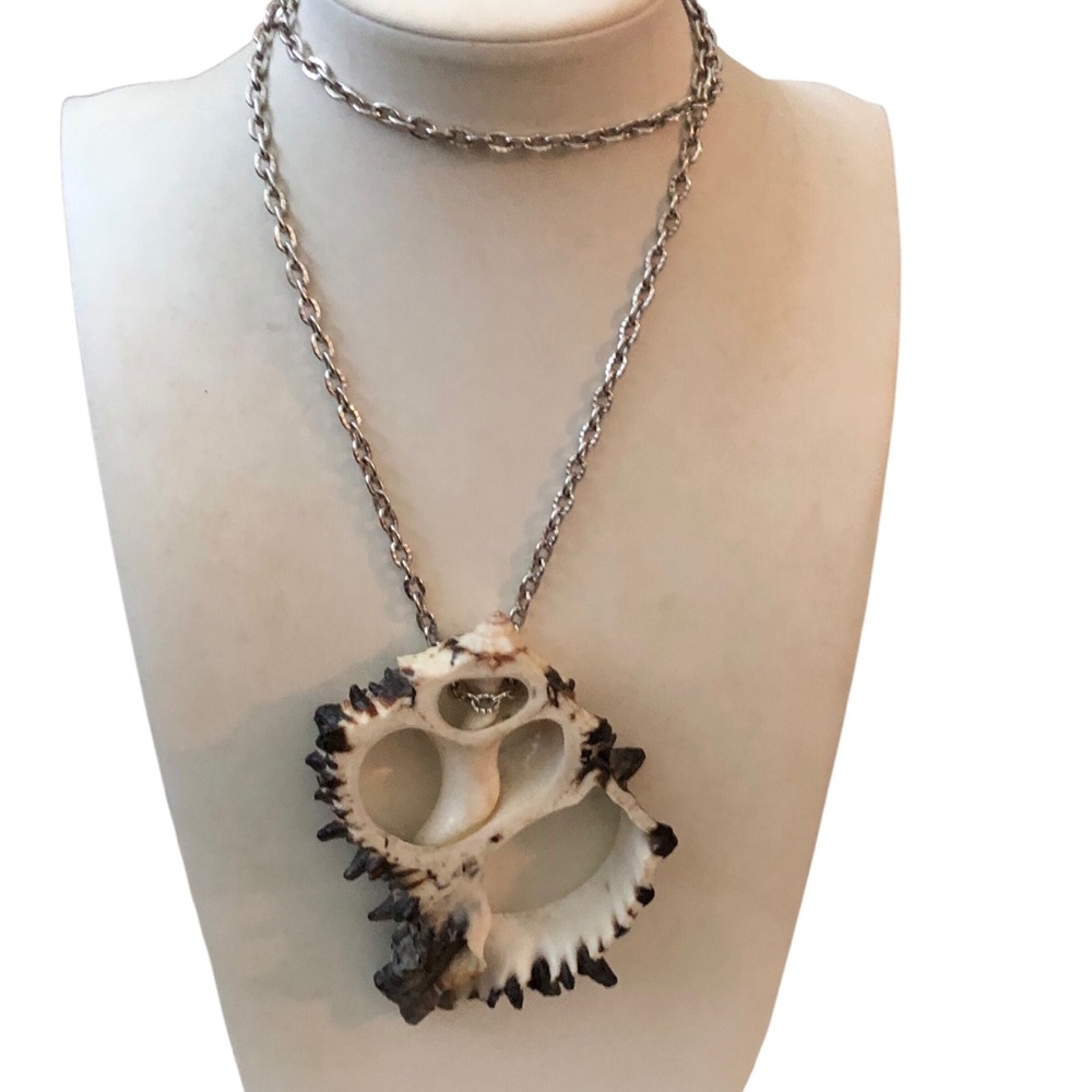 Vintage Large Shell Pendant Necklace